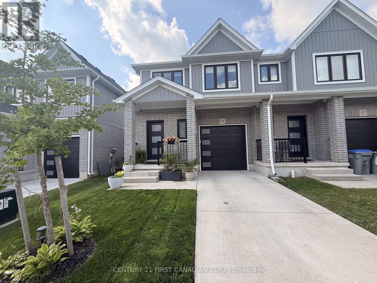 19 - 17 NICHOLSON STREET