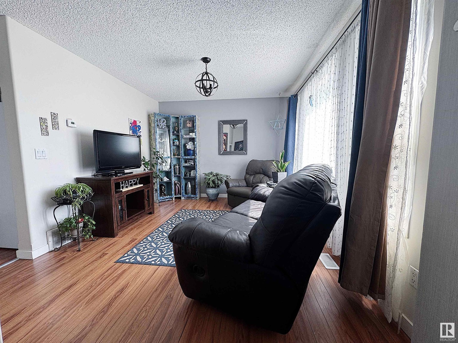 #9 16777 91 ST NW