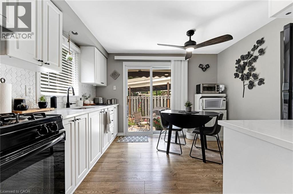 415 MORGAN Avenue Unit# 15