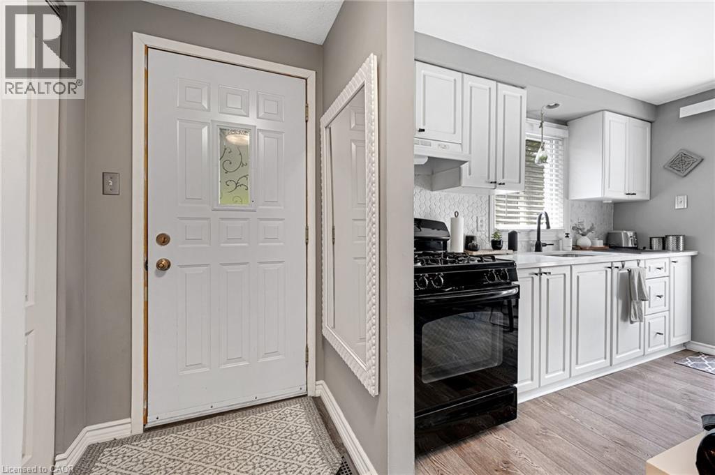 415 MORGAN Avenue Unit# 15