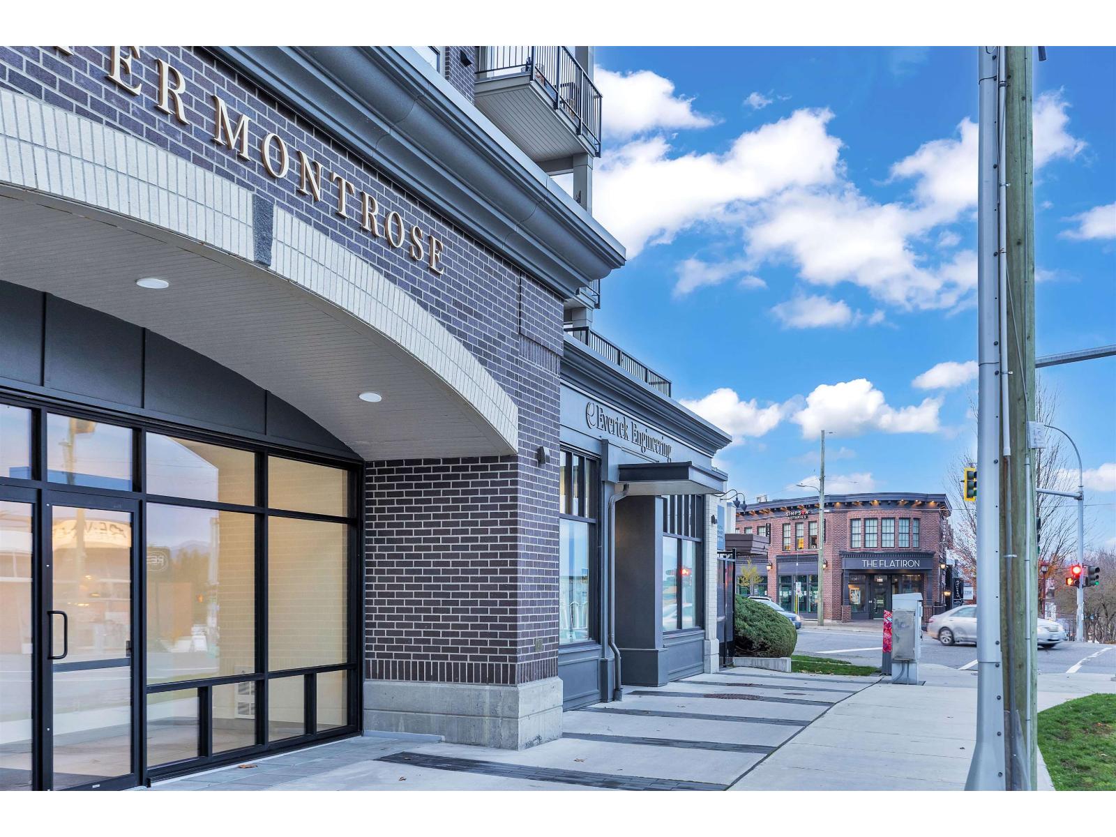 101 2493 MONTROSE AVENUE