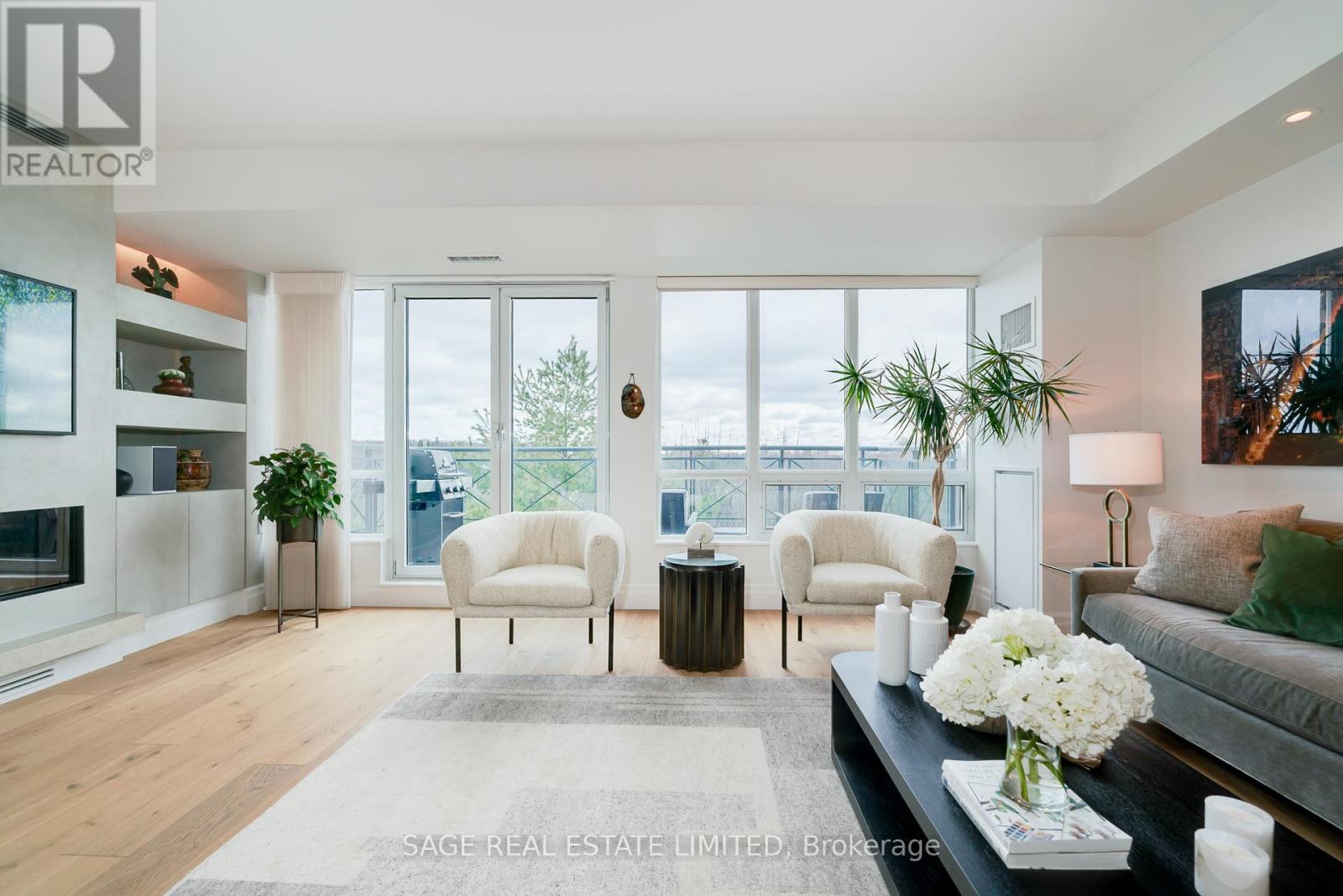 615 - 20 SCRIVENER SQUARE