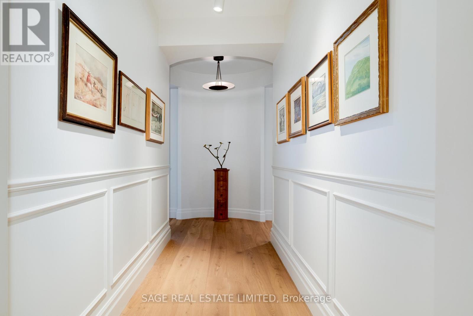 615 - 20 SCRIVENER SQUARE