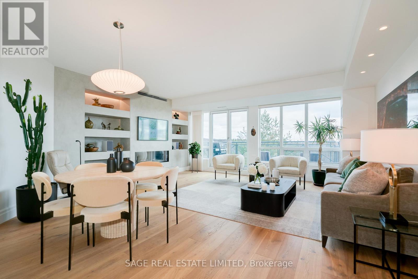 615 - 20 SCRIVENER SQUARE