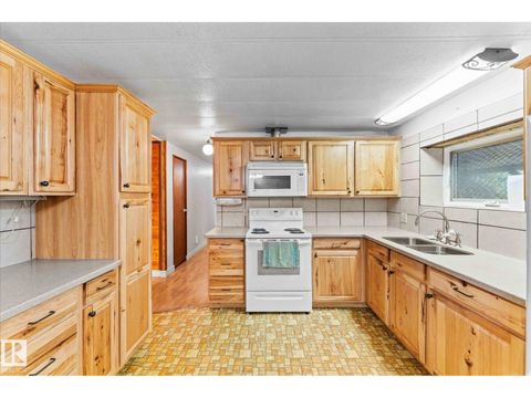 #412 & 411 53303 RGE ROAD 31 Rural Parkland County AB T7Y0E3