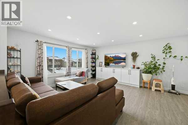 171 Rundlefield Crescent NE