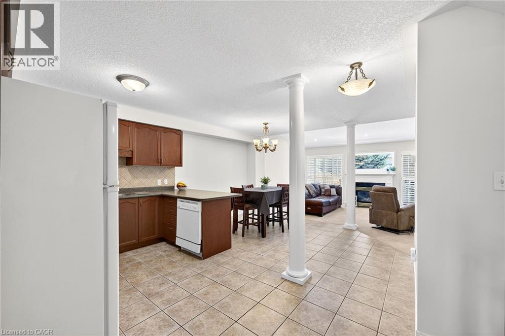 33 WILLOW Lane