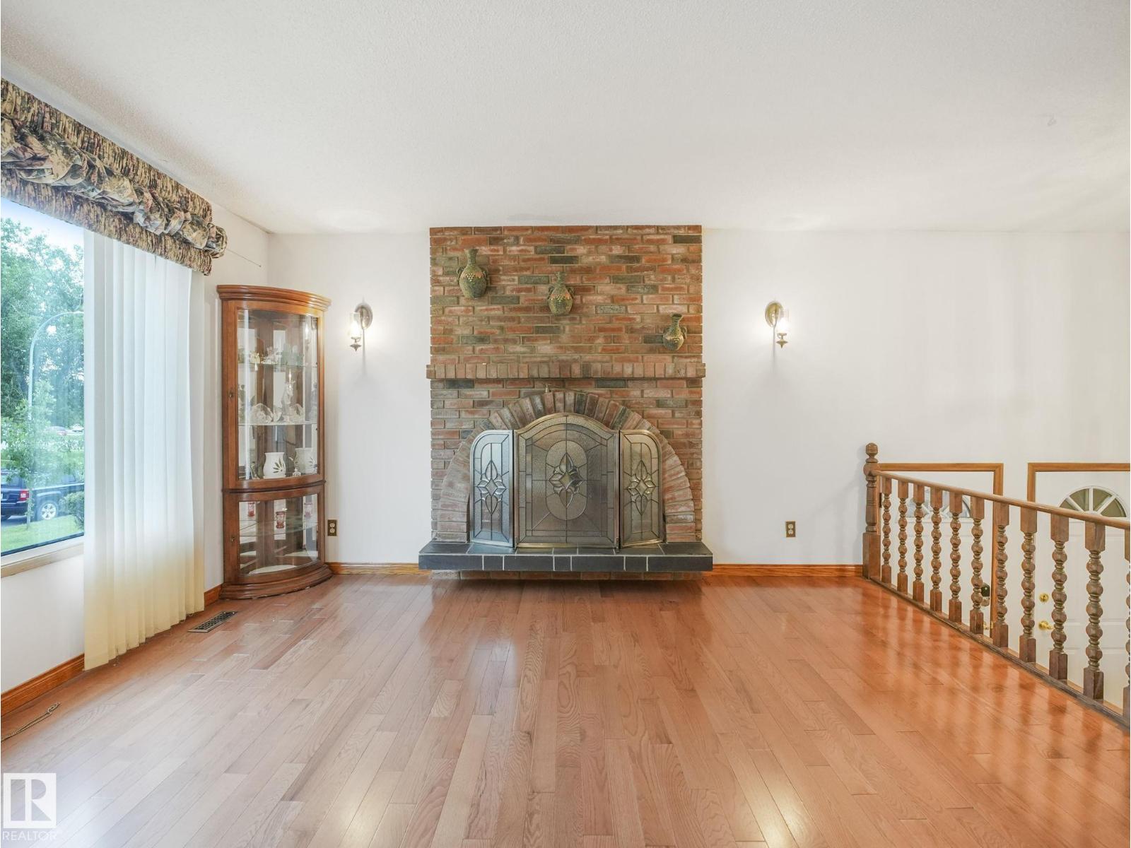 16512 109 ST NW