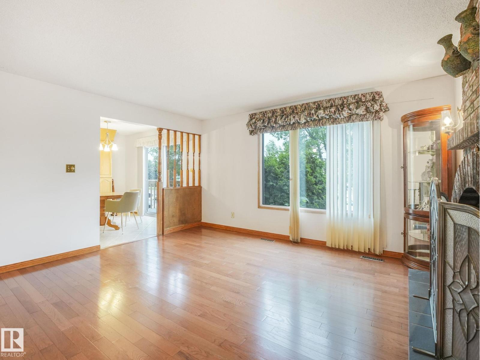 16512 109 ST NW