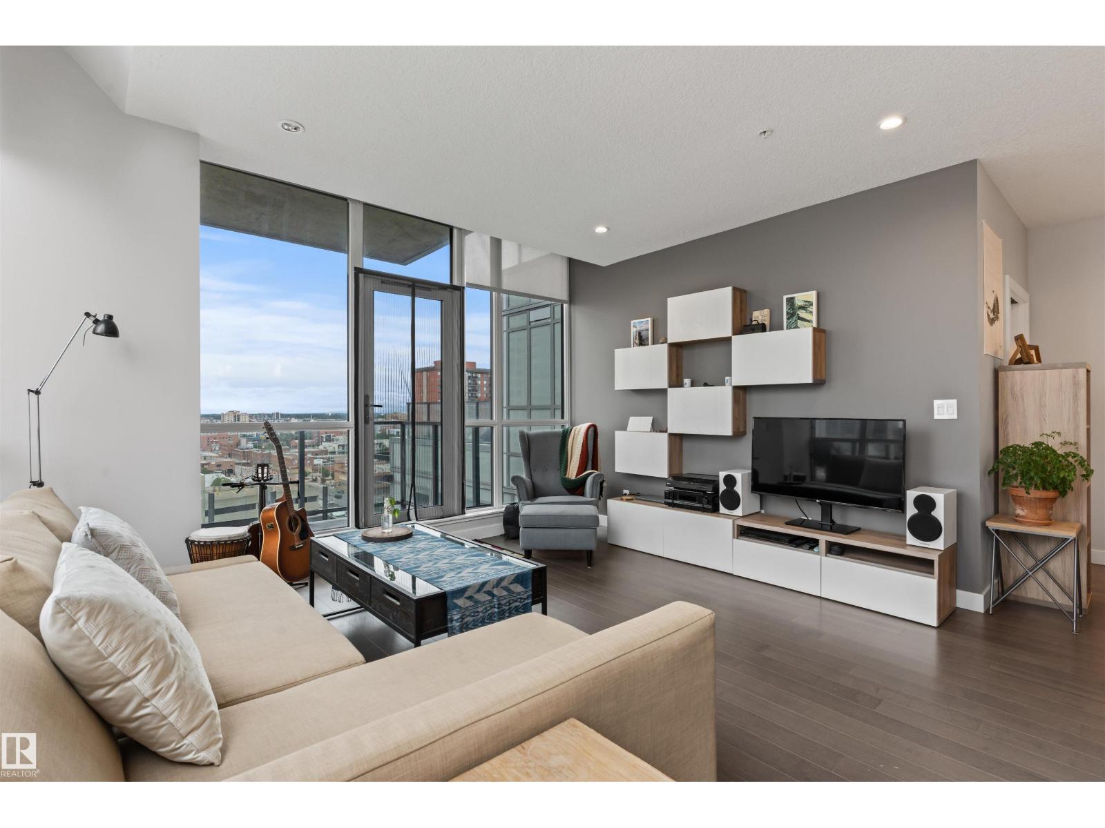 #1107 10238 103 ST NW