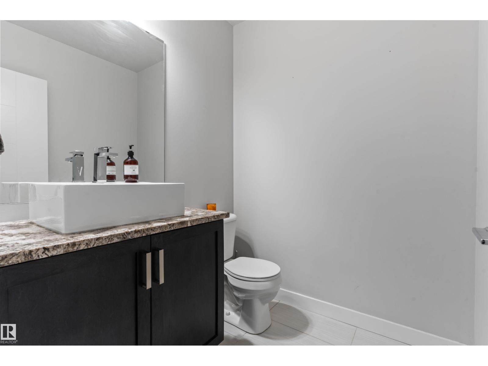 #1107 10238 103 ST NW