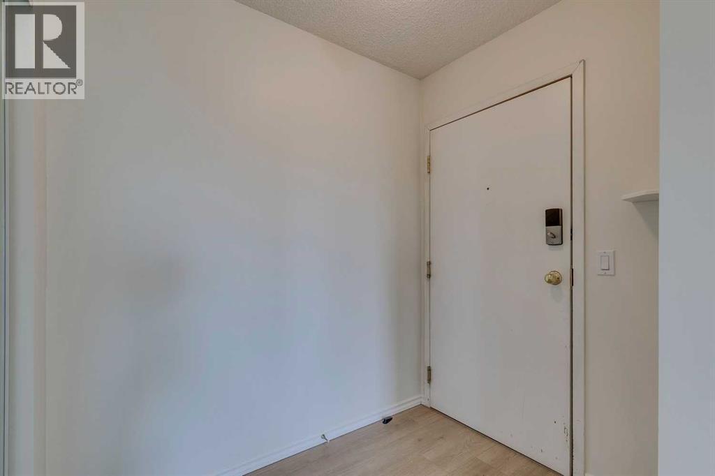 301, 7301 Valleyview Park SE