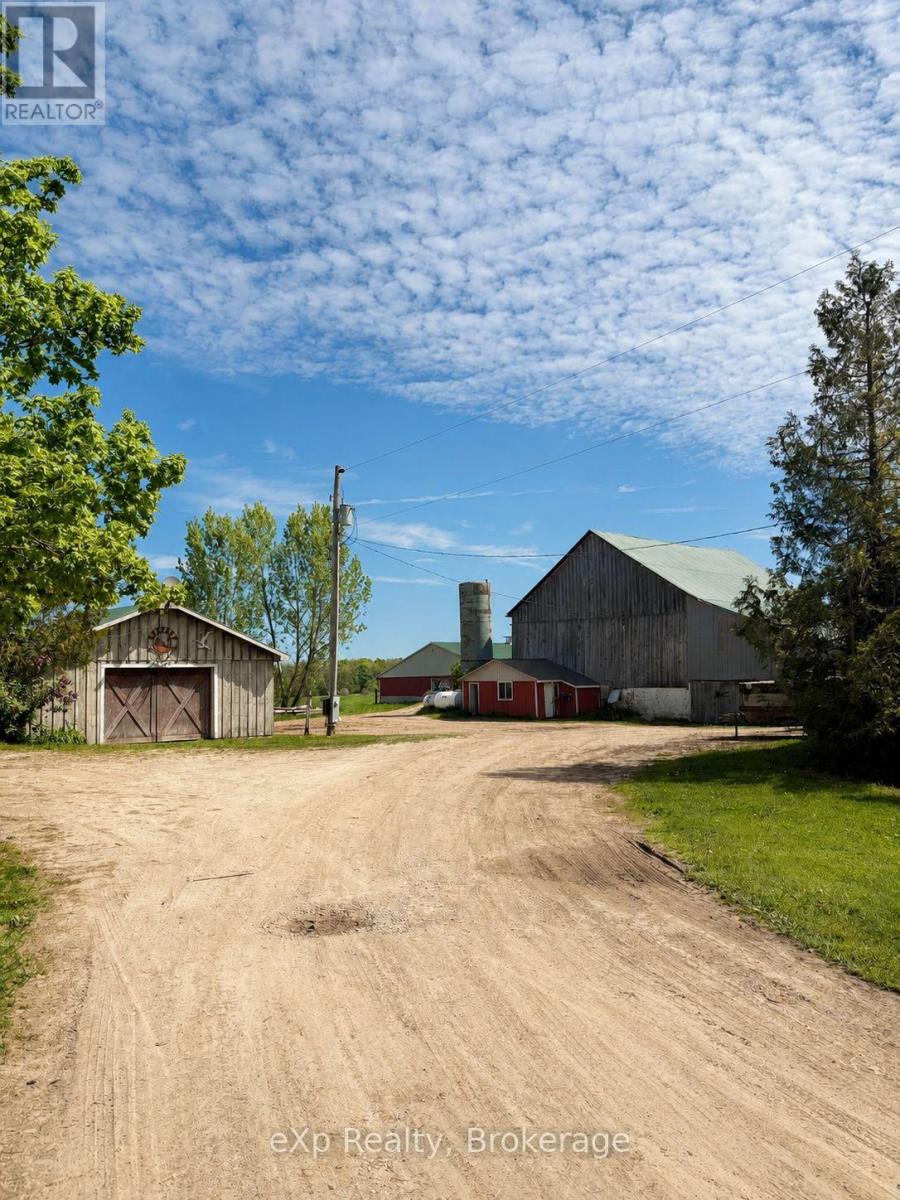 601177 8 SIDE ROAD