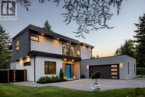 4673 Boulderwood Dr Saanich BC V8Y2P8