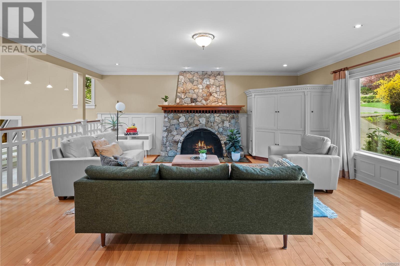 2801 Arbutus Rd