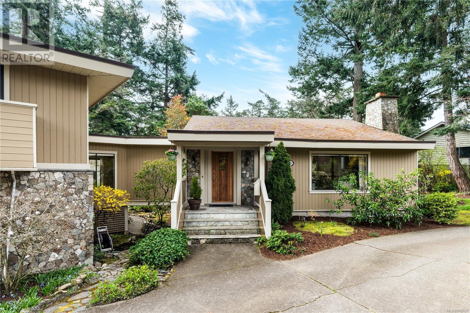2801 Arbutus Rd