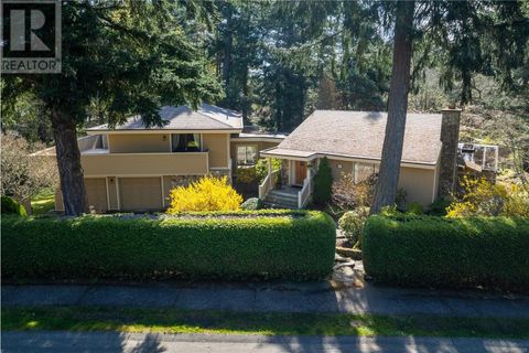 2801 Arbutus Rd Saanich BC V8N5X6