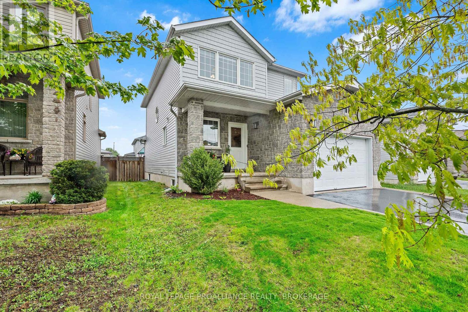 1482 ALBANY DRIVE