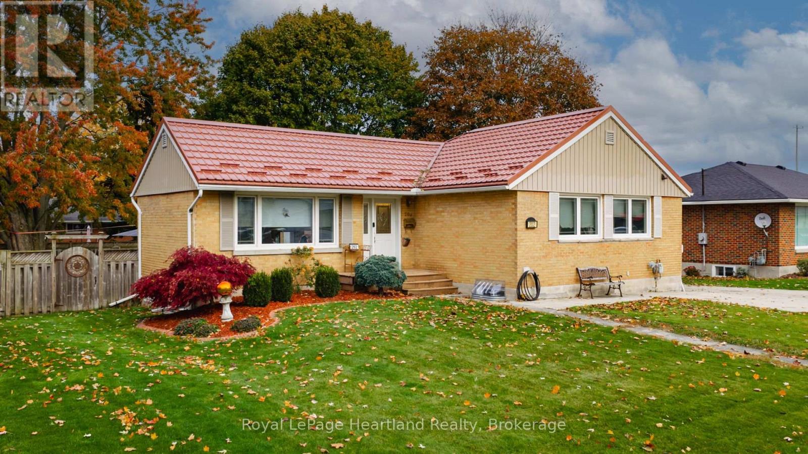 Photo 1 of 50 — 202 ST. DAVID STREET, West Perth (Mitchell), ON N0K1N0