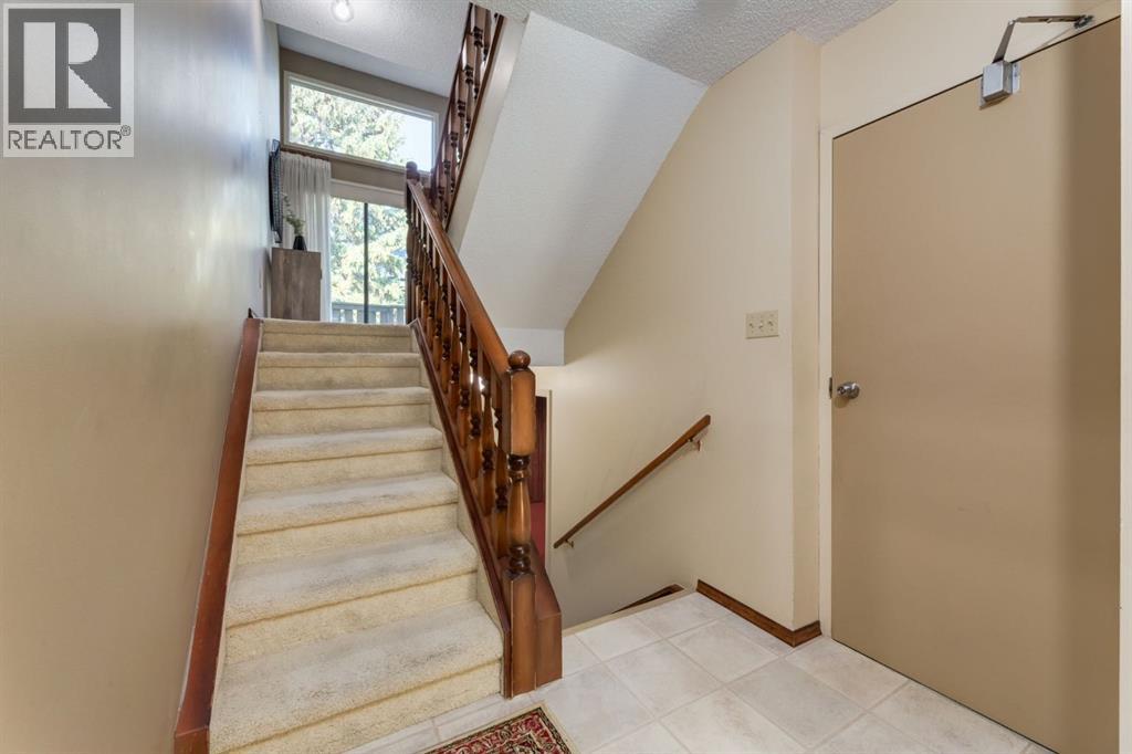 20 Point Mckay Court NW