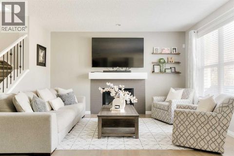 49 Sunset Manor Cochrane AB T4C0N3
