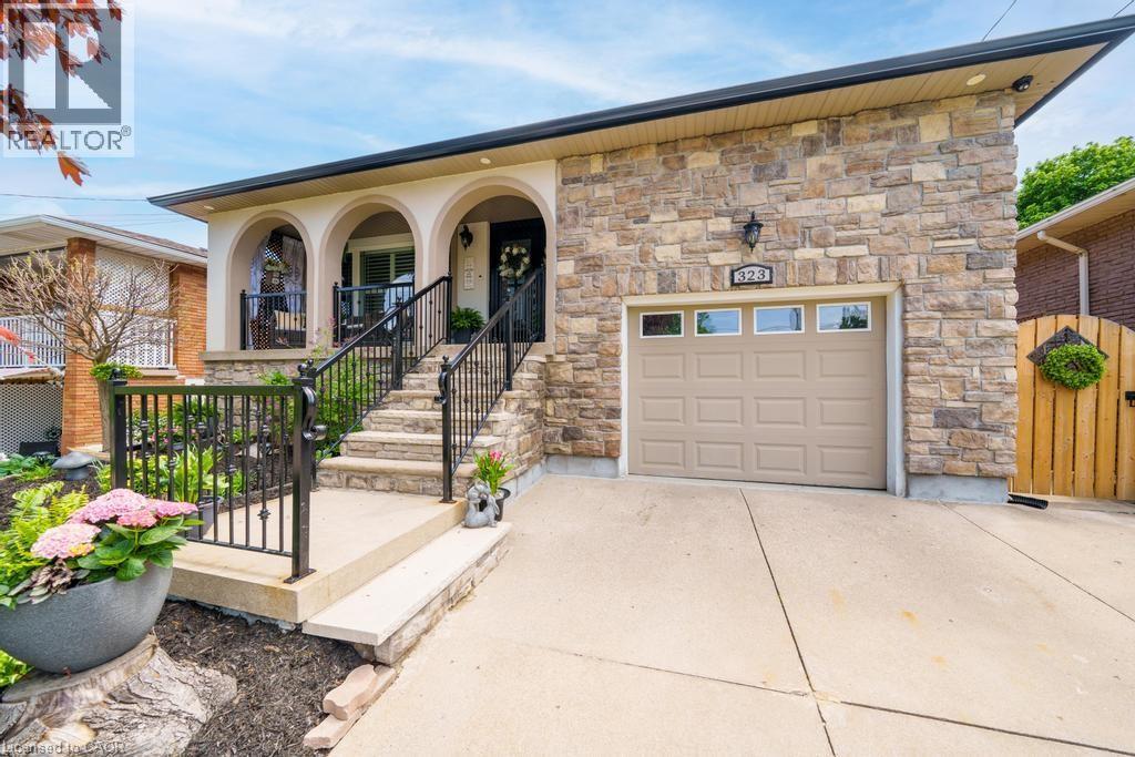 323 QUEEN VICTORIA Drive