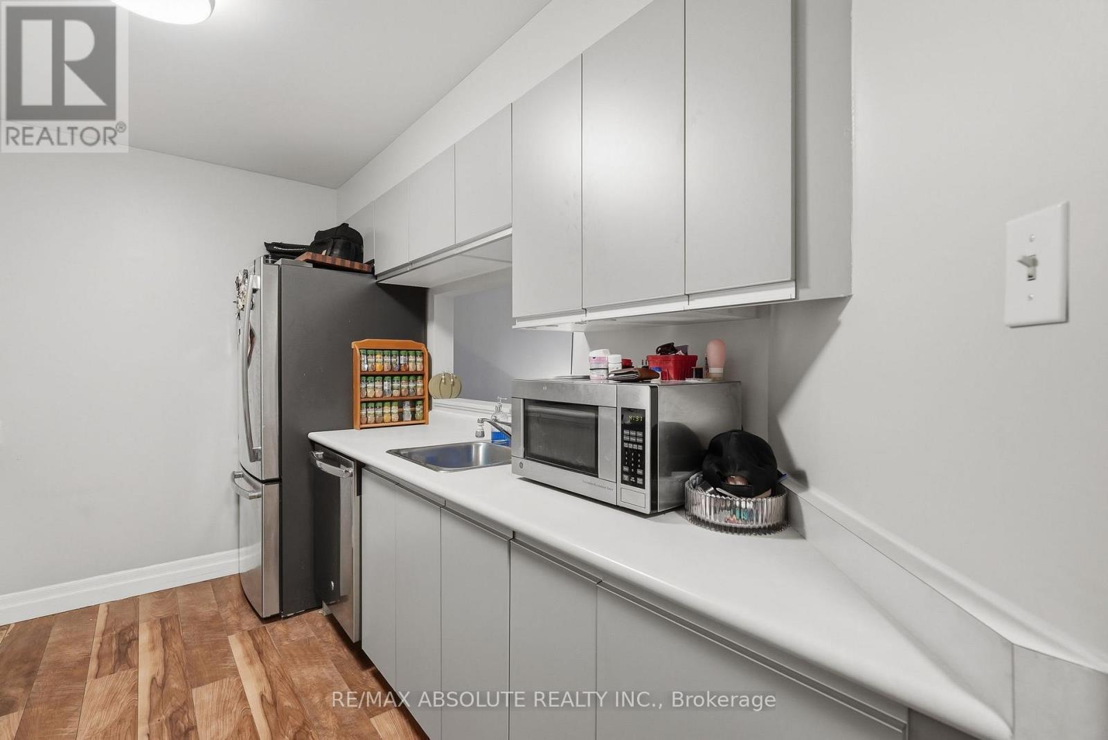 318 - 250 BRITTANY DRIVE