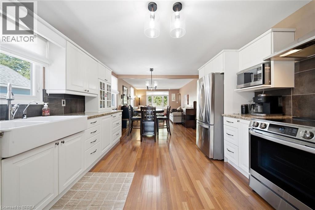 37 HILL Avenue