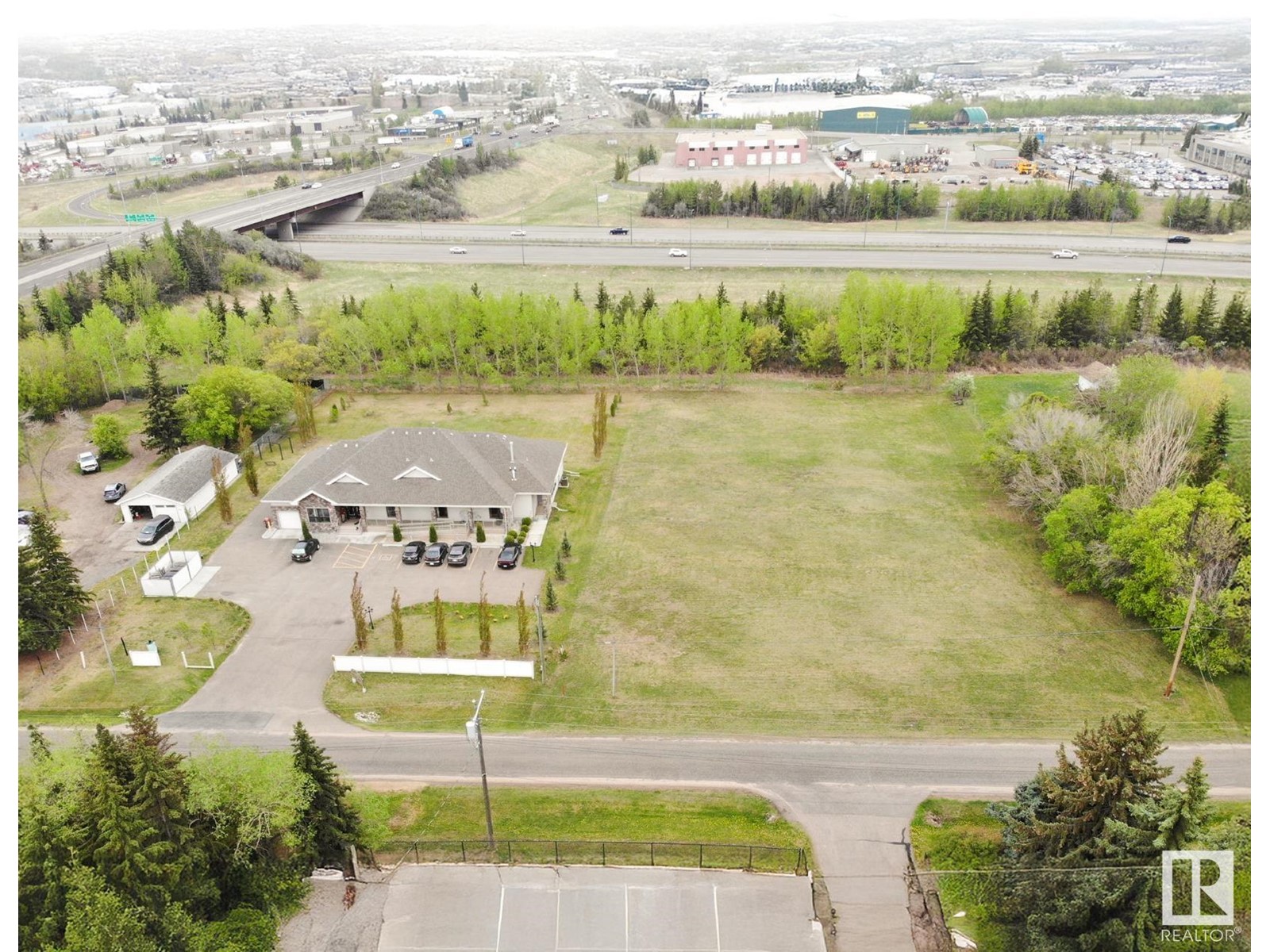 18435 18465 121 AV NW