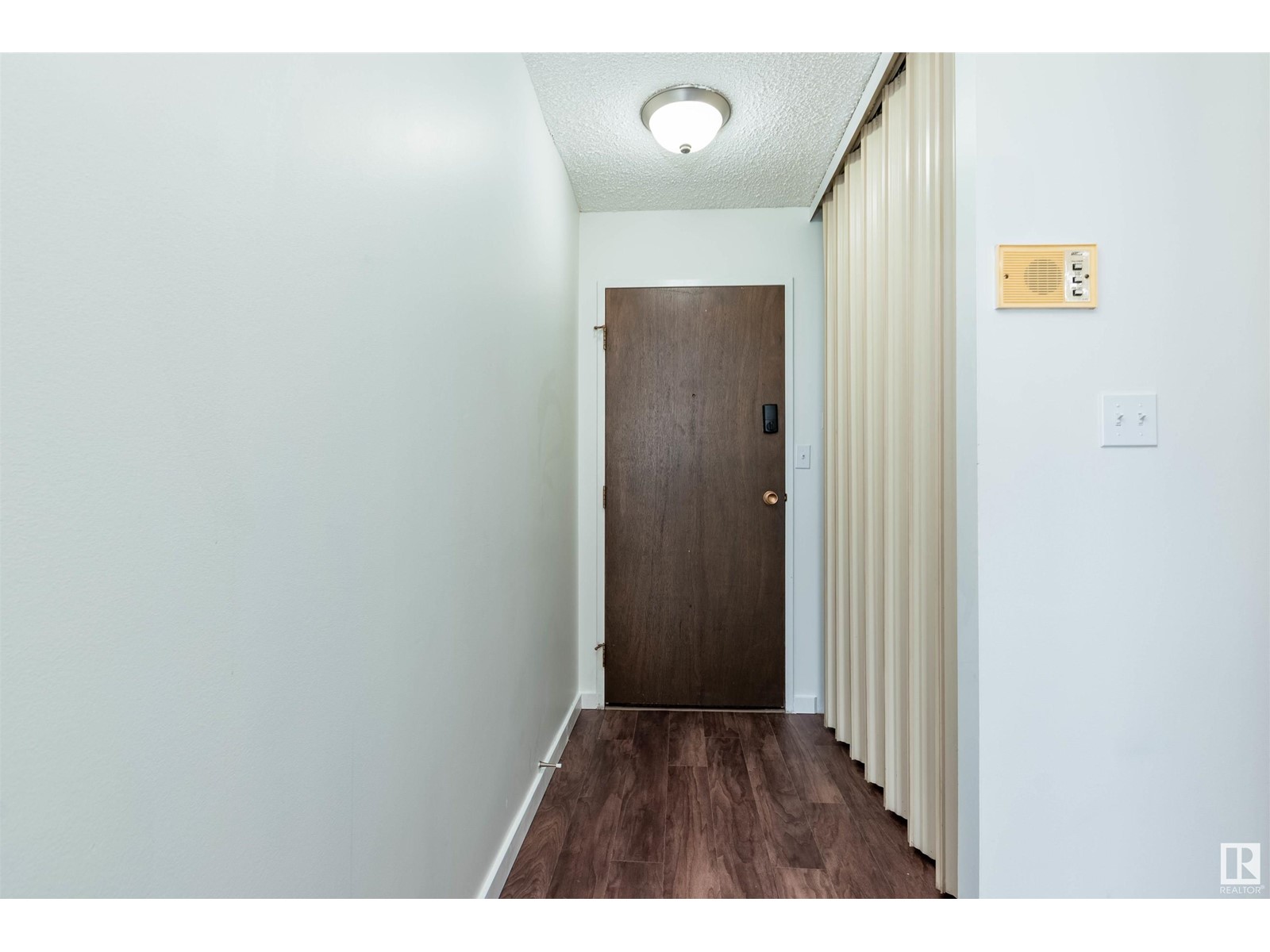 #1204 9808 103 ST NW