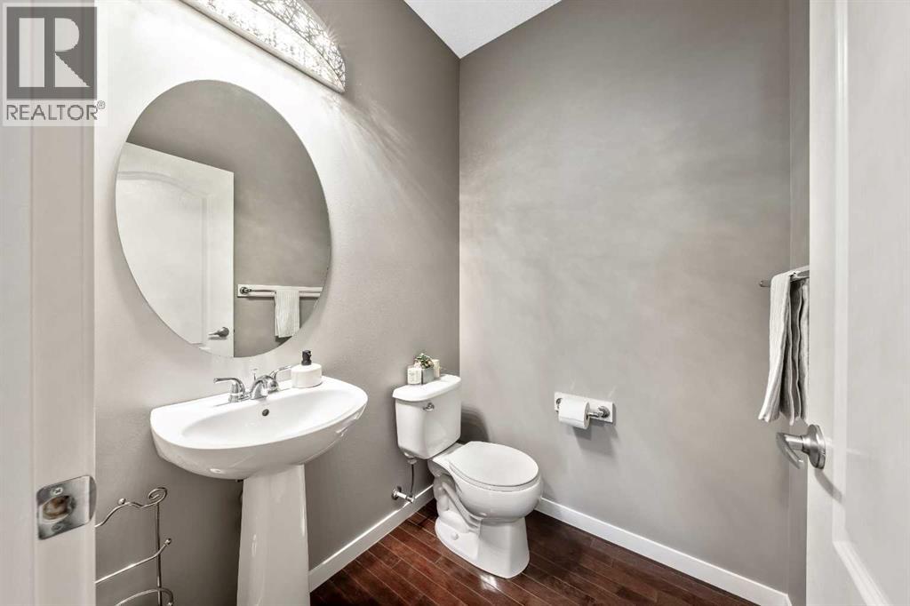 443 Skyview Shores Manor NE