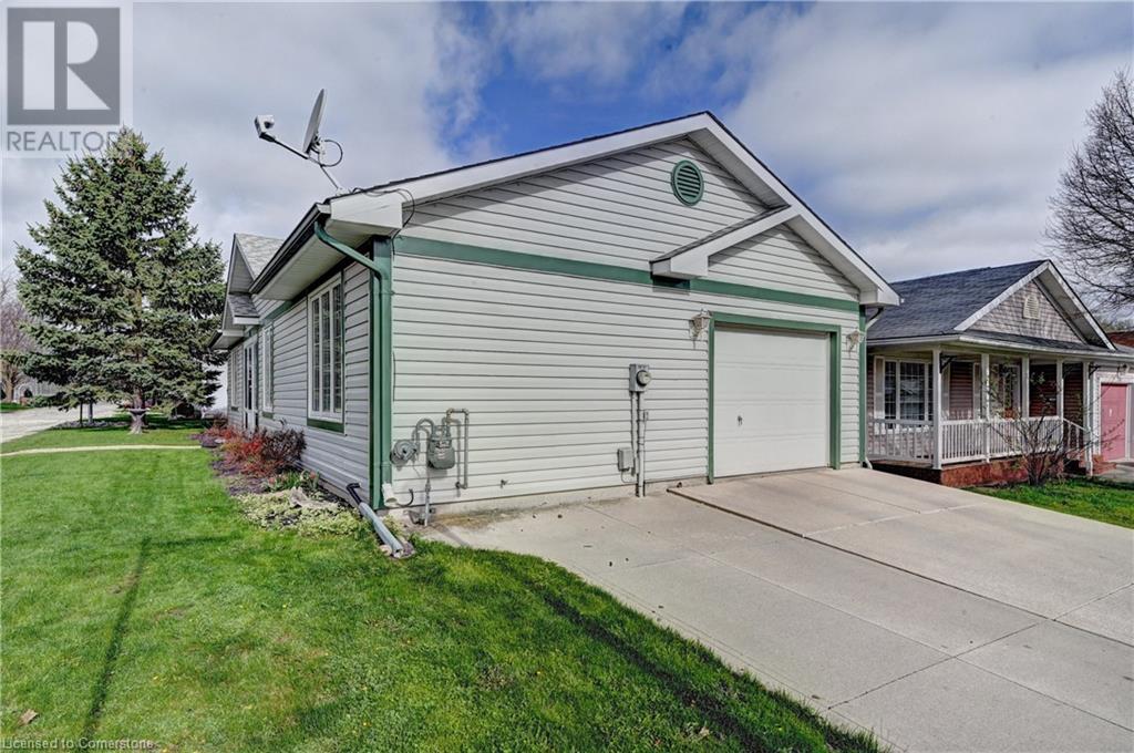 176 WESLEY Crescent