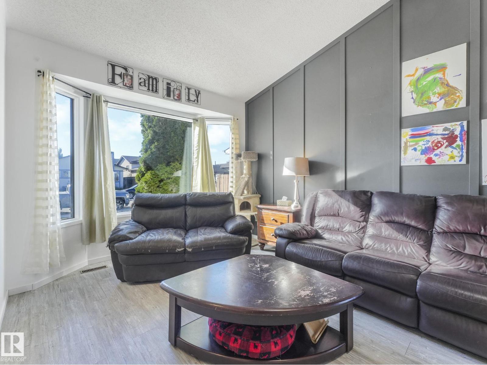 9824 164 AV NW