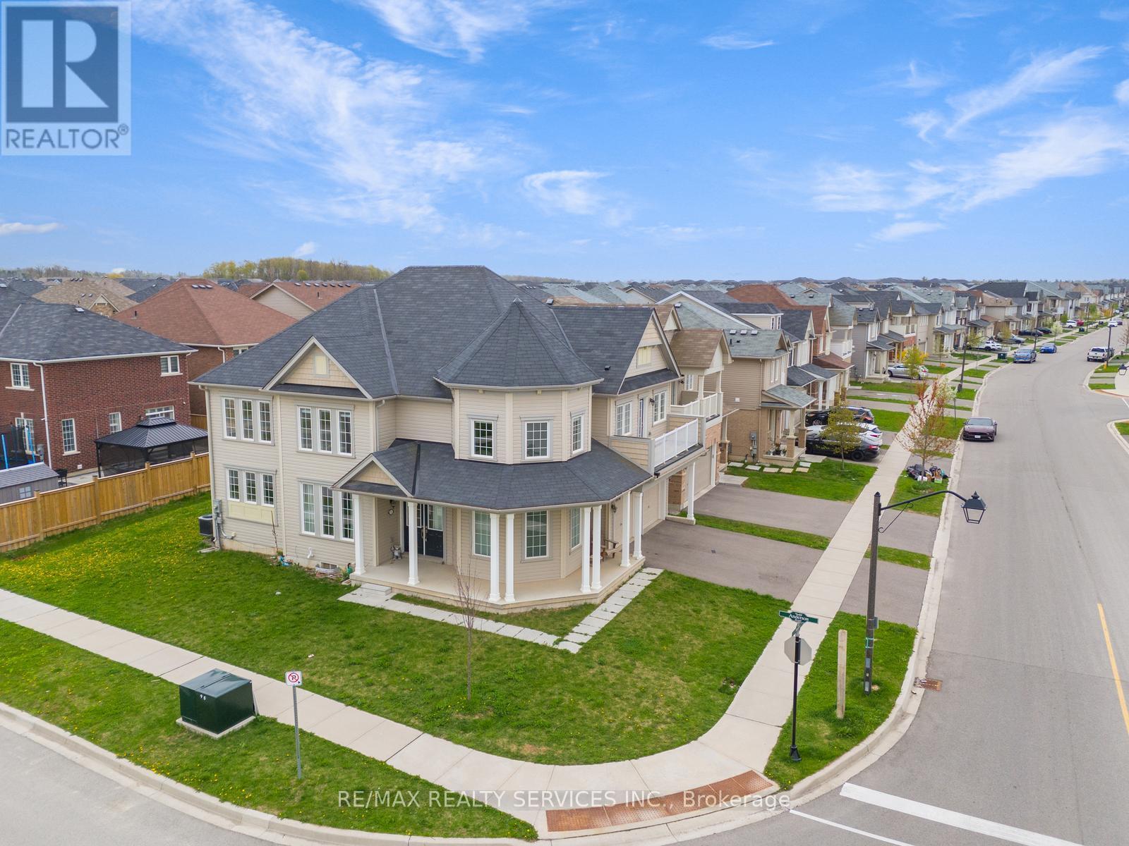 1 MUNRO CIRCLE
