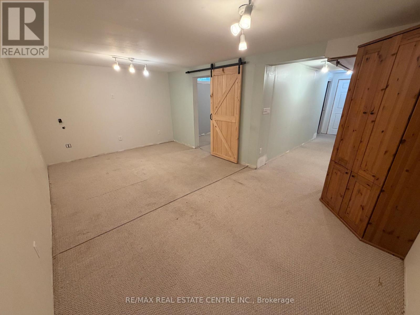 34 WOODRIDGE DRIVE