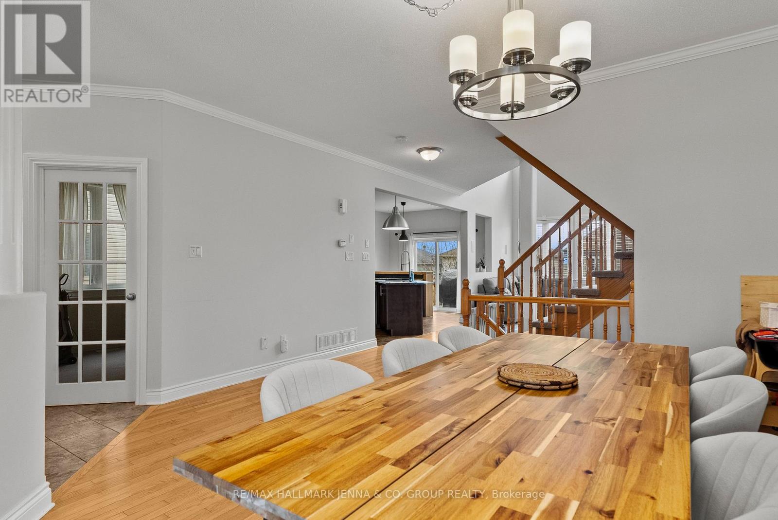 281 TOPAZE CRESCENT
