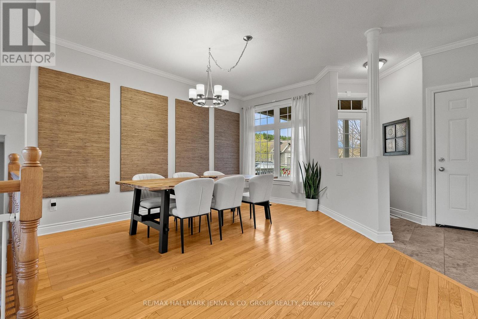 281 TOPAZE CRESCENT