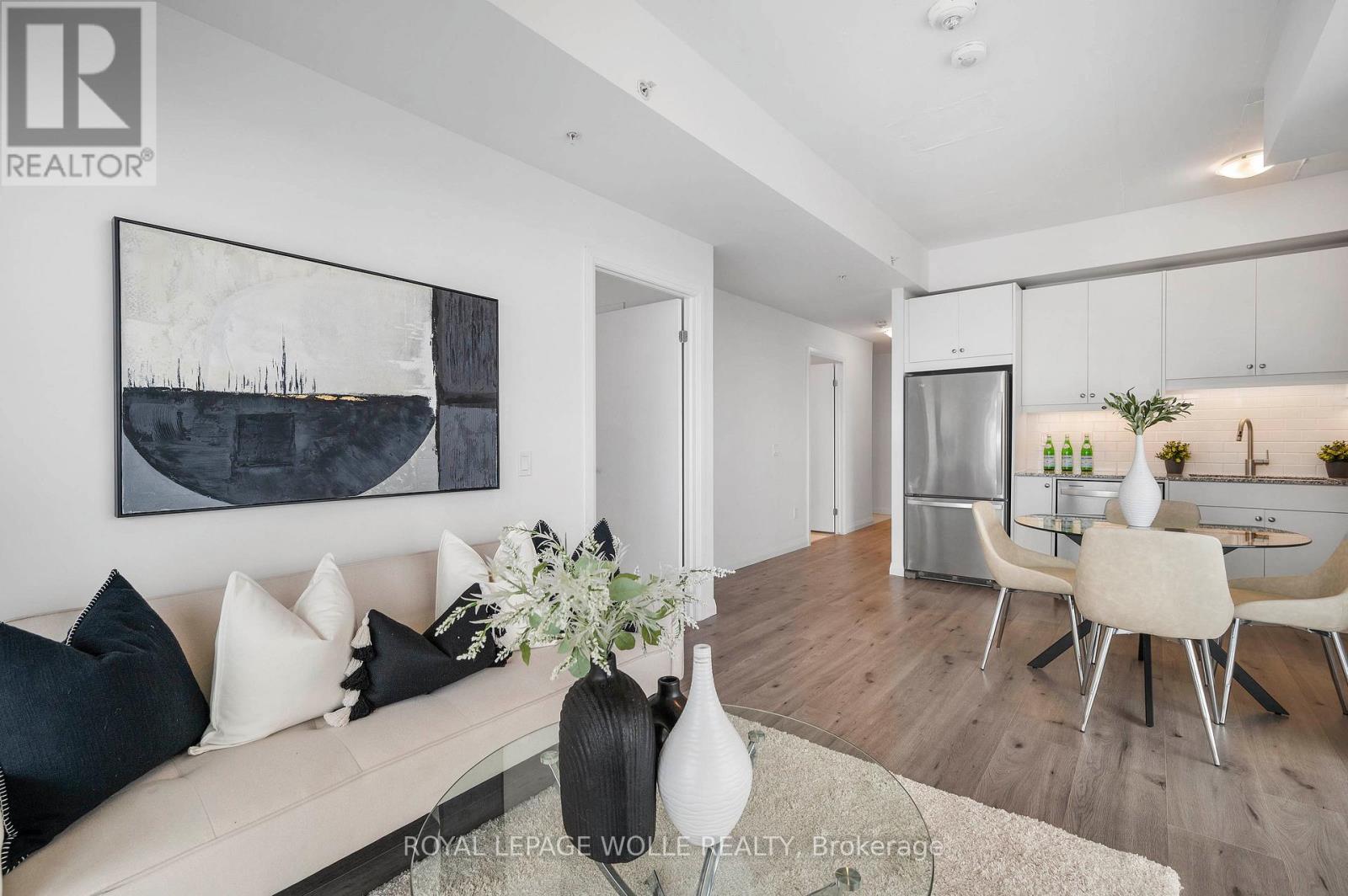 2405 - 60 CHARLES STREET W