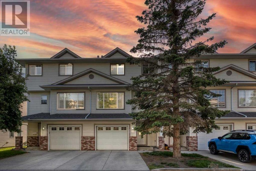 30 Country Hills Cove NW