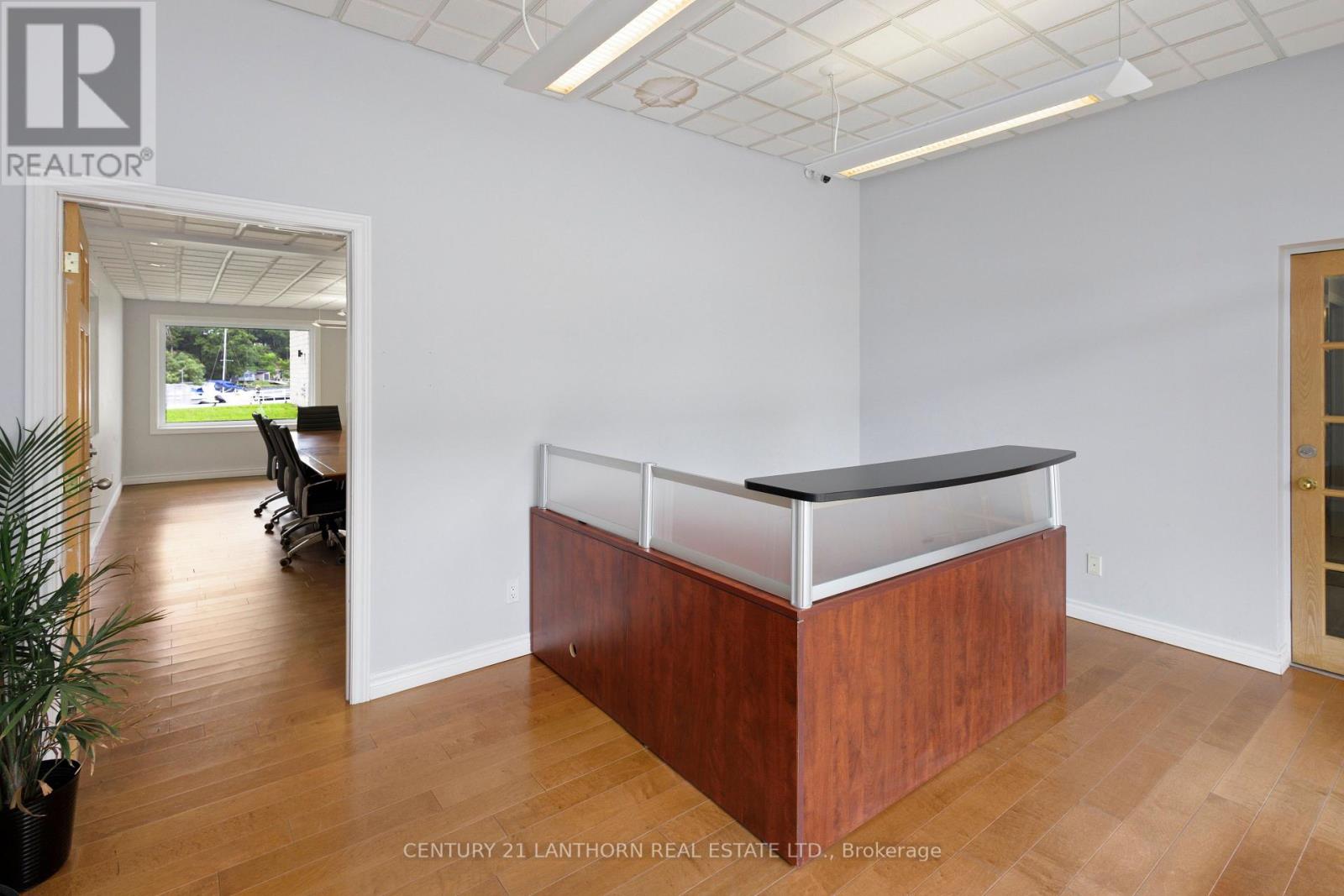 207 - 35 BRIDGE STREET