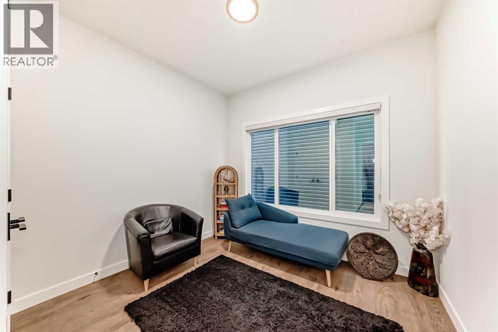 116 Ambleside Crescent NW