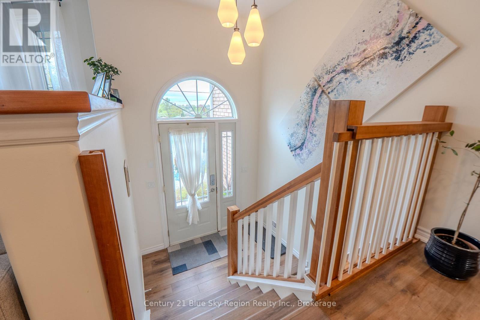 65 BELLEVIEW CRESCENT