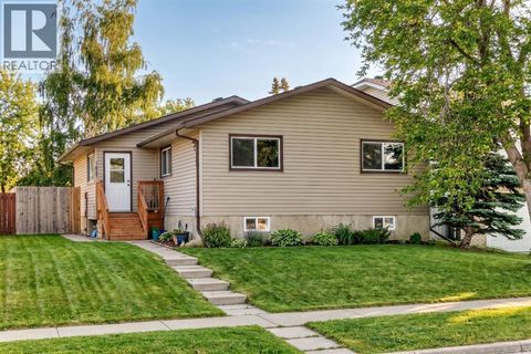 1837 Meadowbrook Drive SE Airdrie AB T4A1V5