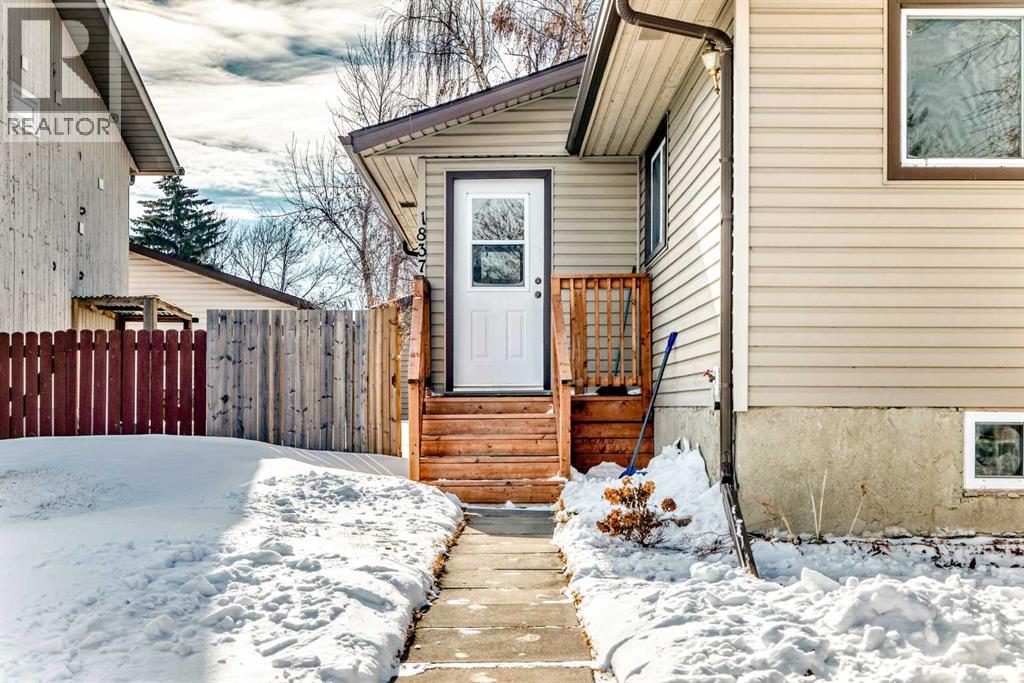 1837 Meadowbrook Drive SE