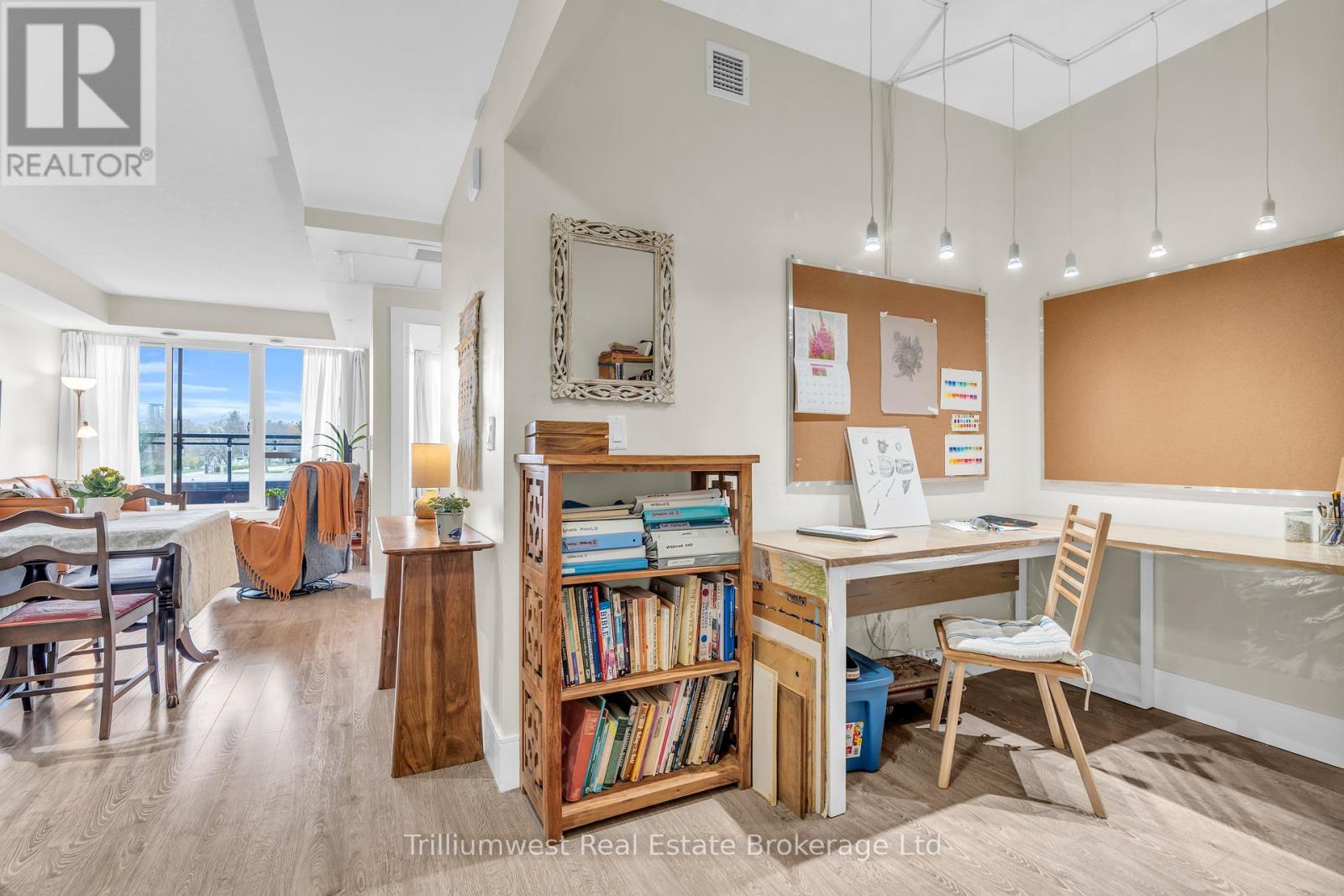 412 - 155 ST LEGER STREET
