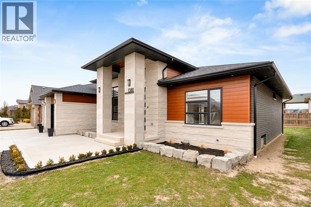 1381 CROSSWINDS