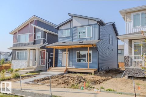 4 RESPLENDENT WY St. Albert AB T8N8B2