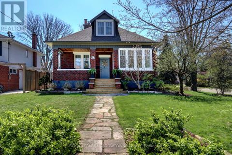 24 HIAWATHA PARKWAY Mississauga (Port Credit) ON L5G3S2