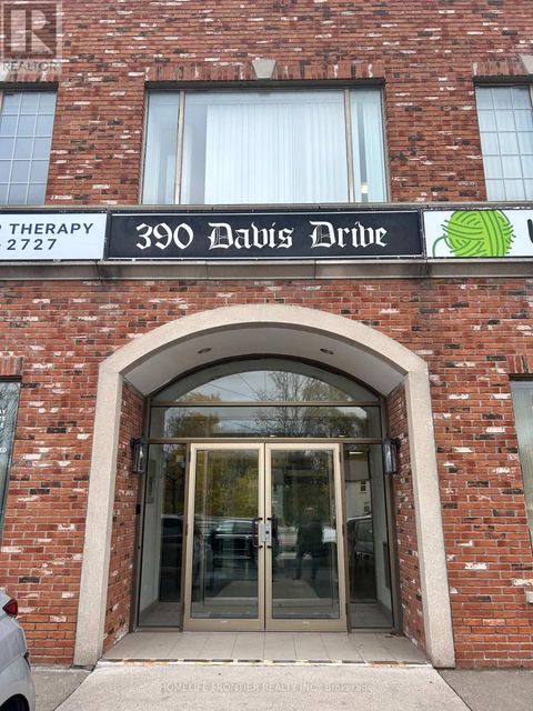 LL5 - 390 DAVIS DRIVE Newmarket (Central Newmarket) ON L3Y8J8