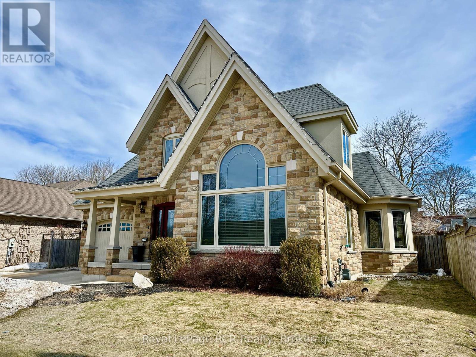 241 4TH STREET CRESCENT